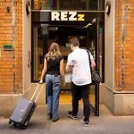 Rezz Temple Bar, 3*