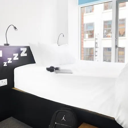 Rezz Temple Bar, 3* Dublin
