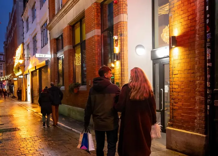 Отель Rezz Temple Bar,