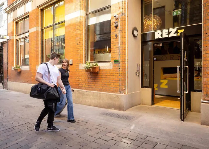 Отель Rezz Temple Bar,